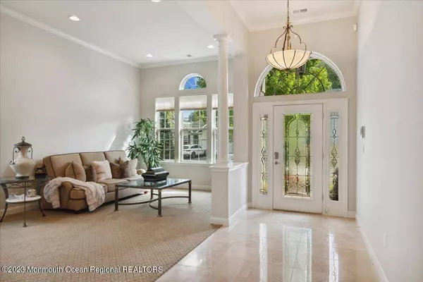 23 Whirlaway Road, Manalapan, NJ 07726