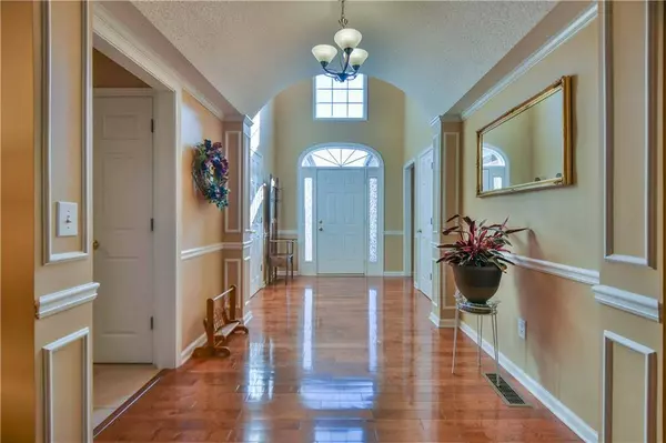 40 Carrington DR, Cartersville, GA 30120