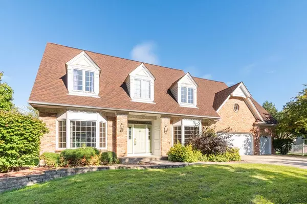 705 Chippewa DR, Naperville, IL 60563