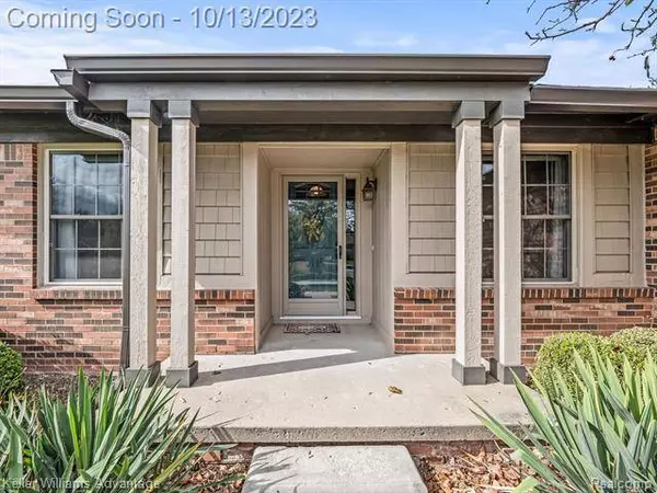 24923 Fairway Hills Drive, Novi, MI 48374