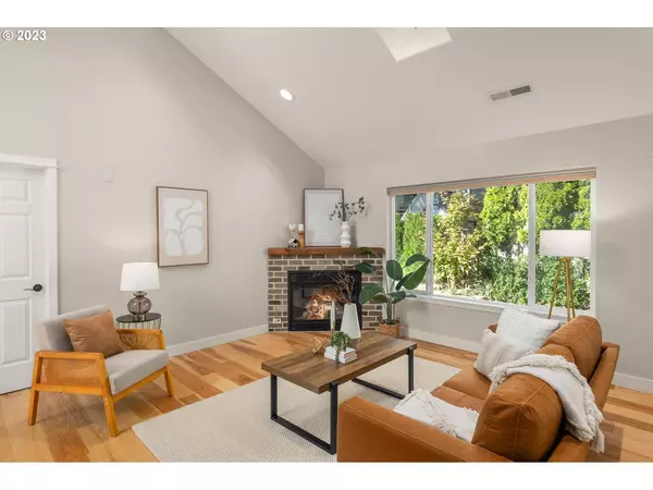 1609 E BRIAR CT, Newberg, OR 97132