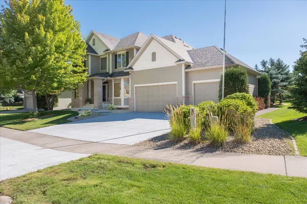 7074 Terraceview LN N, Maple Grove, MN 55311