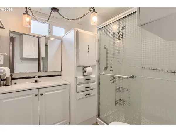 11730 SW ROYAL VILLA DR, Tigard, OR 97224