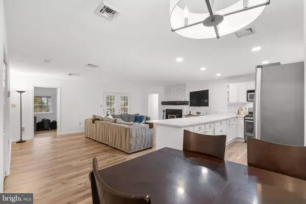 1556 DENNIS RD, Shady Side, MD 20764