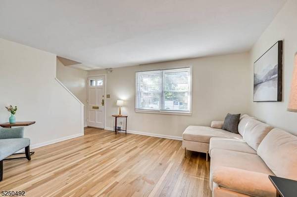 106 Newman St, Metuchen Boro, NJ 08840