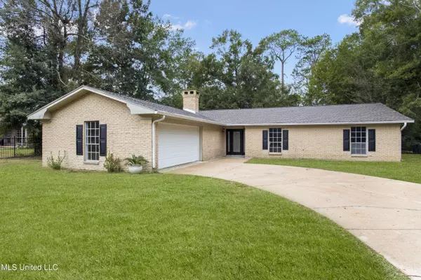 6301 Shore Drive, Ocean Springs, MS 39564