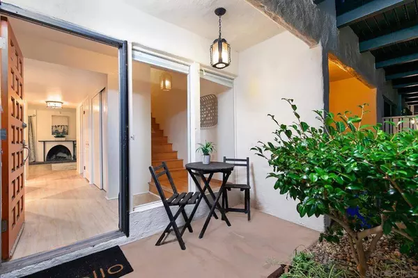 4238 Loma Riviera Ln, San Diego, CA 92110