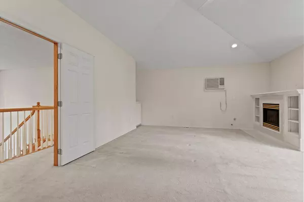 12925 W Greenfield Rd, Nine Mile Falls, WA 99026