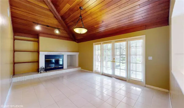 15838 GLENARN DR, Tampa, FL 33618