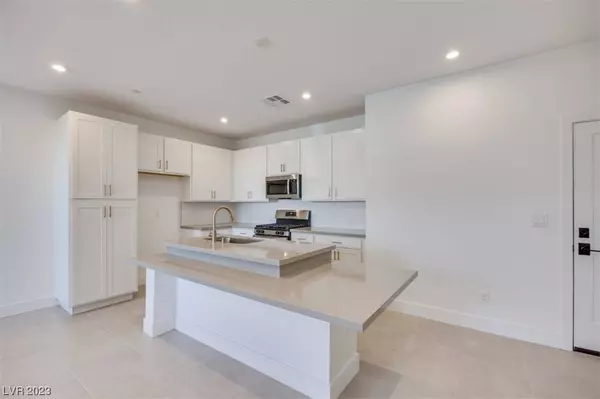 4288 Eagle Summit Avenue, Las Vegas, NV 89141