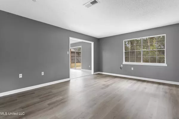 6301 Shore Drive, Ocean Springs, MS 39564