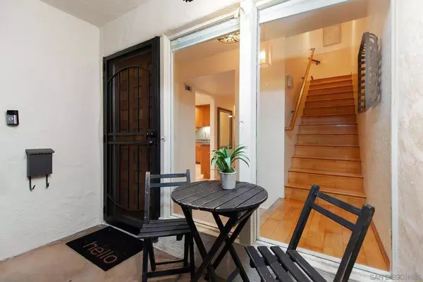 4238 Loma Riviera Ln, San Diego, CA 92110