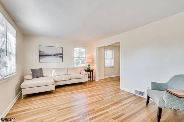 106 Newman St, Metuchen Boro, NJ 08840