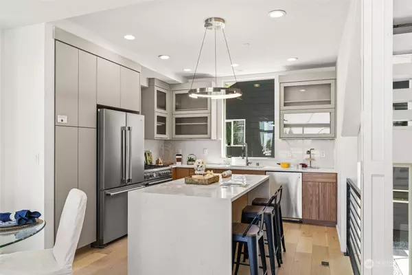 4849 42nd AVE SW, Seattle, WA 98116