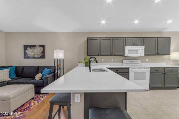 3402 E CHERRY HILLS Place, Chandler, AZ 85249