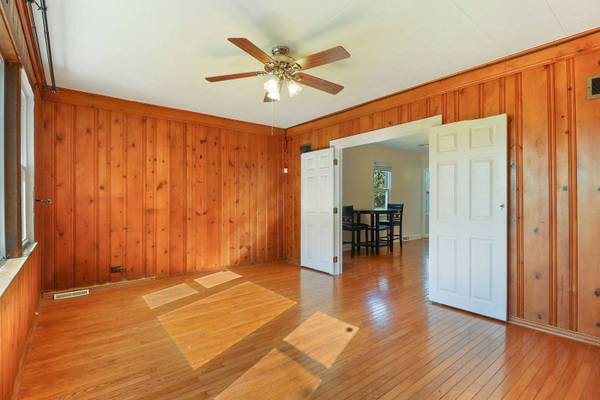 1336 E Lincoln AVE, Des Plaines, IL 60018