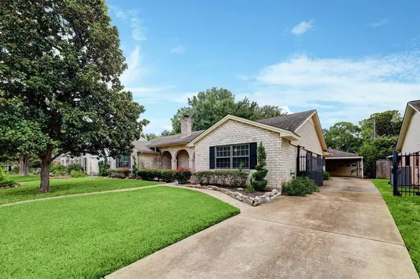 10731 Candlewood DR, Houston, TX 77042