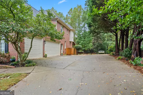 1755 Hawk View CT, Cumming, GA 30041