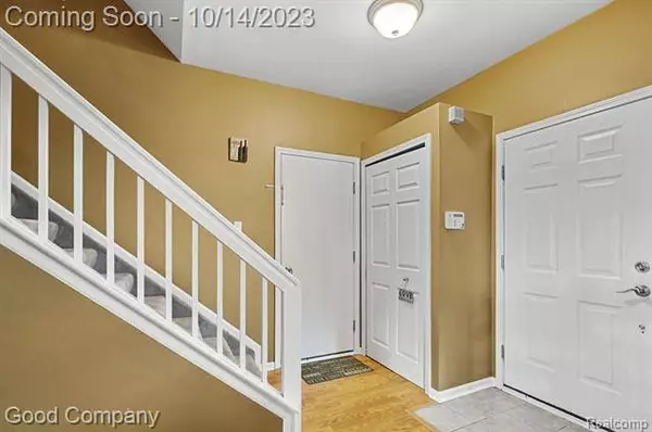 240 ABERDEEN Court, Belleville, MI 48111