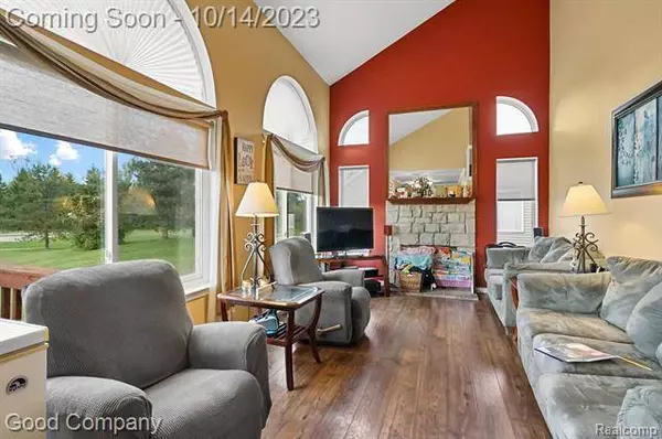 240 ABERDEEN Court, Belleville, MI 48111