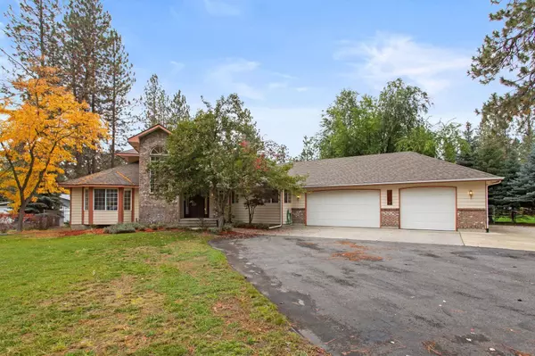 12925 W Greenfield Rd, Nine Mile Falls, WA 99026