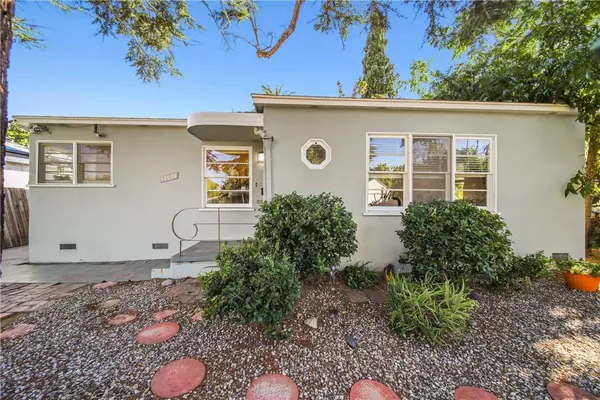 13908 Hamlin ST, Valley Glen, CA 91401