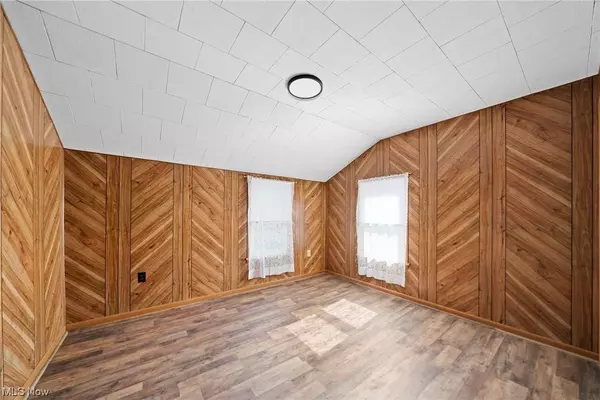 1398 Fairview AVE, Atwater, OH 44201