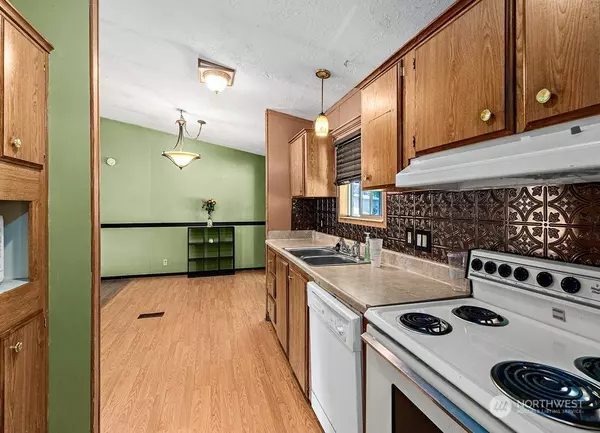 7611 200th ST E, Spanaway, WA 98387