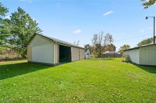 1398 Fairview AVE, Atwater, OH 44201