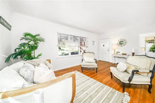 13908 Hamlin ST, Valley Glen, CA 91401