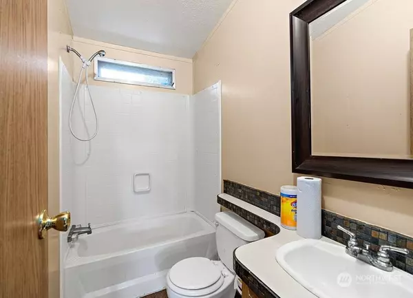 7611 200th ST E, Spanaway, WA 98387