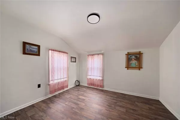 1398 Fairview AVE, Atwater, OH 44201