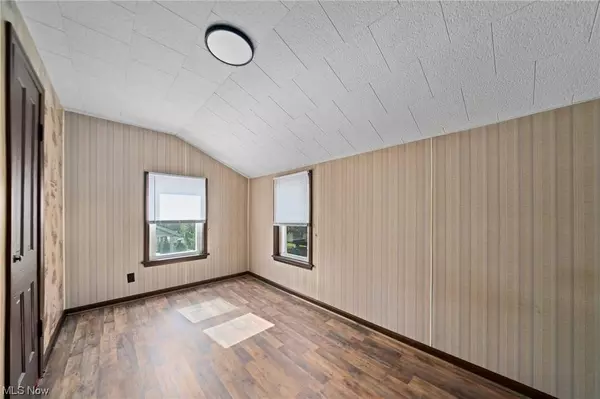 1398 Fairview AVE, Atwater, OH 44201