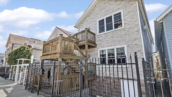 734 N Willard CT, Chicago, IL 60622