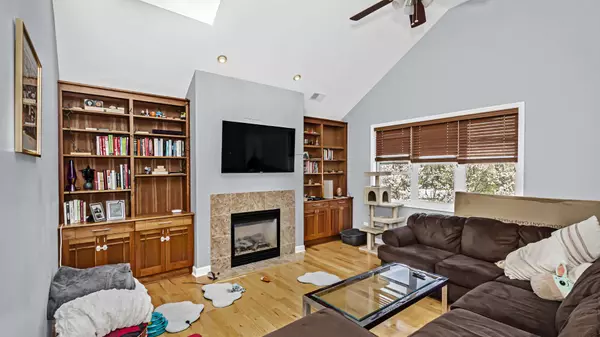 734 N Willard CT, Chicago, IL 60622