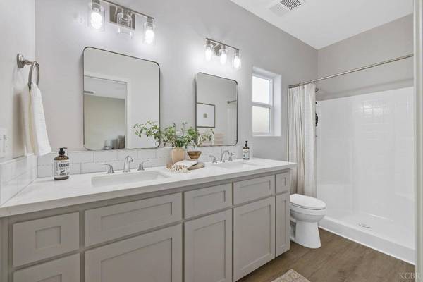 775 Kimball Lane, Hanford, CA 93230