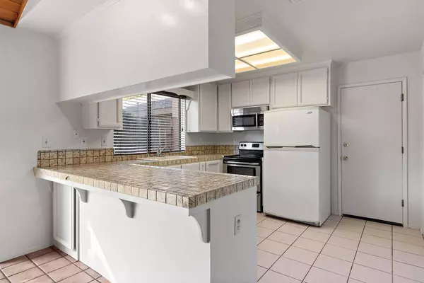 79 Las Positas CIR, Sacramento, CA 95831