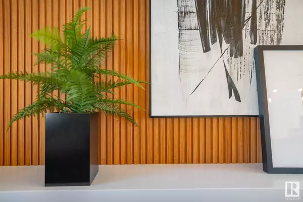 7903 147 AV NW, Edmonton, AB T5C 2T3