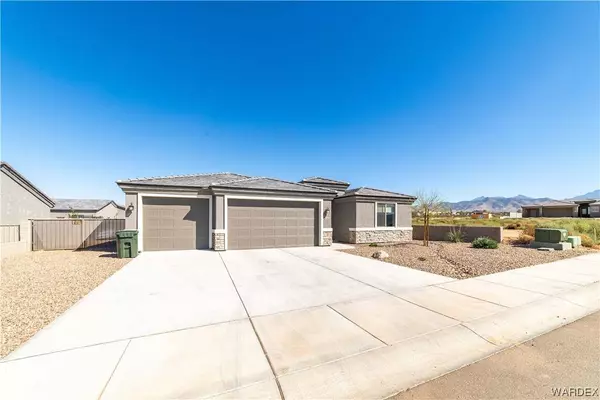 3352 Palmeras ST, Kingman, AZ 86401
