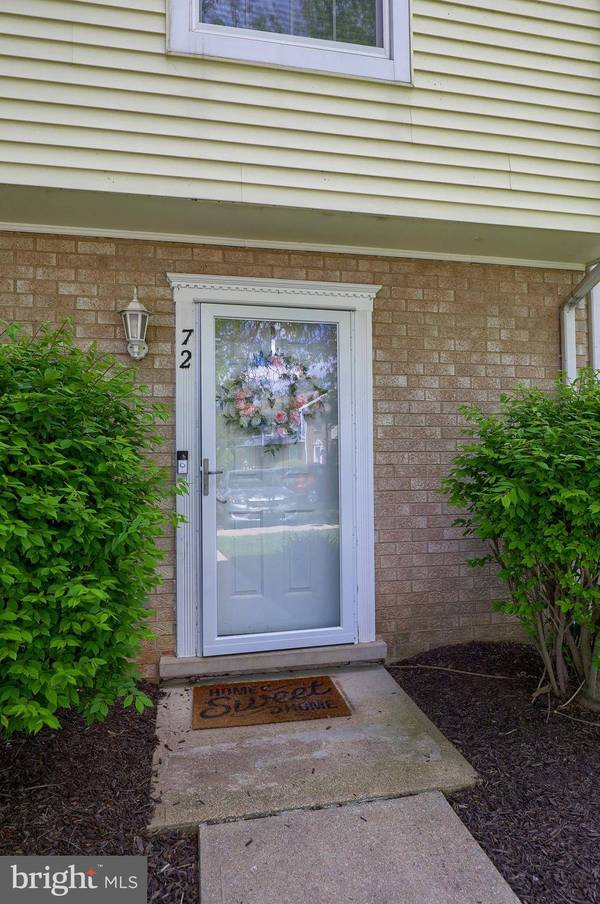 72 LEXTON DR, York, PA 17404