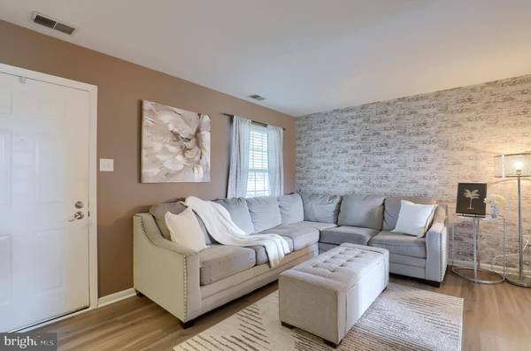 72 LEXTON DR, York, PA 17404