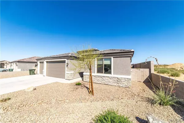 3352 Palmeras ST, Kingman, AZ 86401