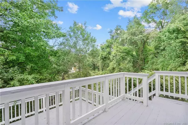 170 Calamus Meadow Road, Hamden, CT 06514