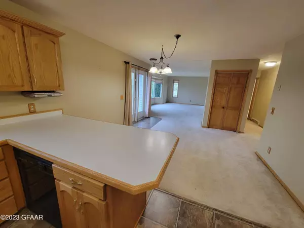 7275 COUNTY RD 4, Drayton, ND 58225