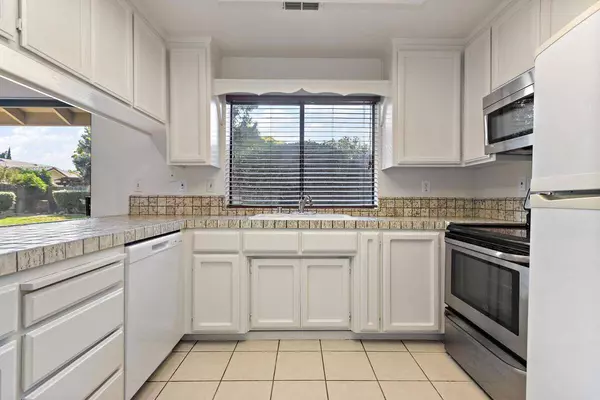 79 Las Positas CIR, Sacramento, CA 95831