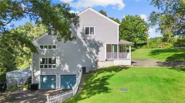 170 Calamus Meadow Road, Hamden, CT 06514