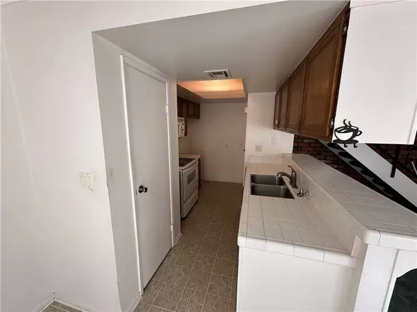 1086 W Calle De Las Estrellas #2, Azusa, CA 91702