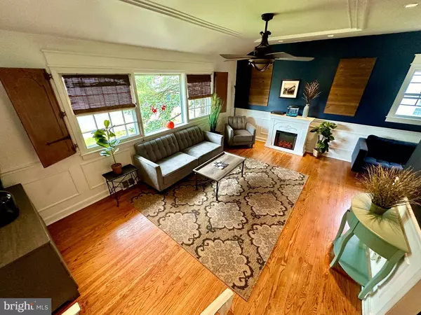 811 KINGSTON DR, Cherry Hill, NJ 08034