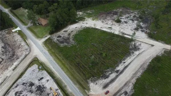 472749 MIDDLE Road, Hilliard, FL 32046