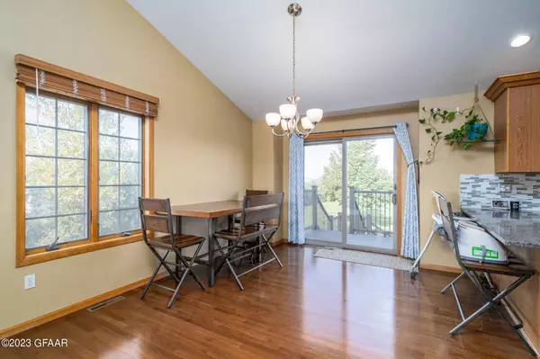 1672 DREWS Drive, Grand Forks, ND 58201